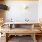 Apartment In Out Avec Balcon & Ambiance Cosy - Val Thorens