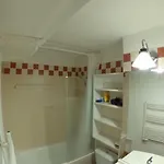 Apartment In Out Avec Balcon & Ambiance Cosy -