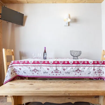 Апартаменти In Out Avec Balcon & Ambiance Cosy - *