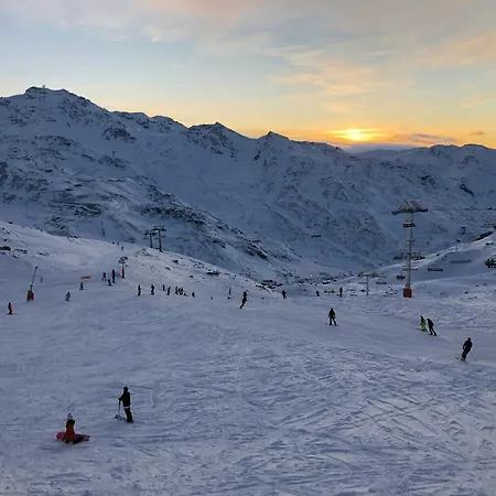 In Out Avec Balcon & Ambiance Cosy - * Val Thorens