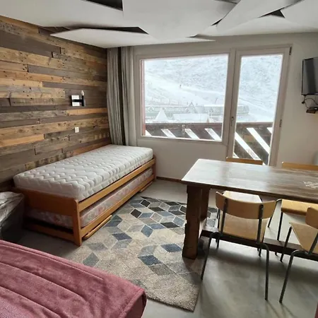 In Out Avec Balcon & Ambiance Cosy - Апартаменти *