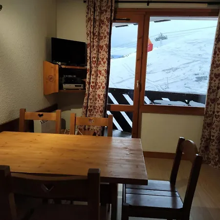 דירה In Out Avec Balcon & Ambiance Cosy - *